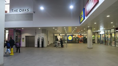 The Oaks Shopping Centre